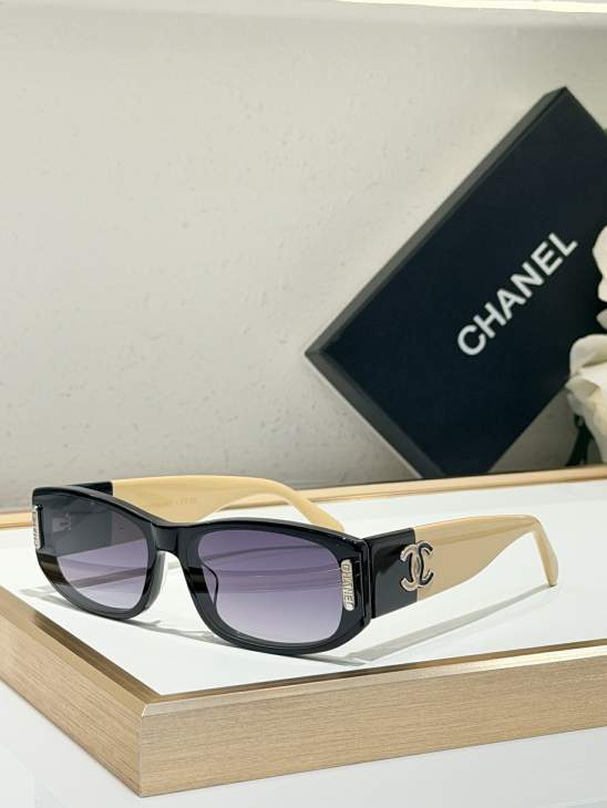 Picture of Chanel Sunglasses _SKUfw80235984fw